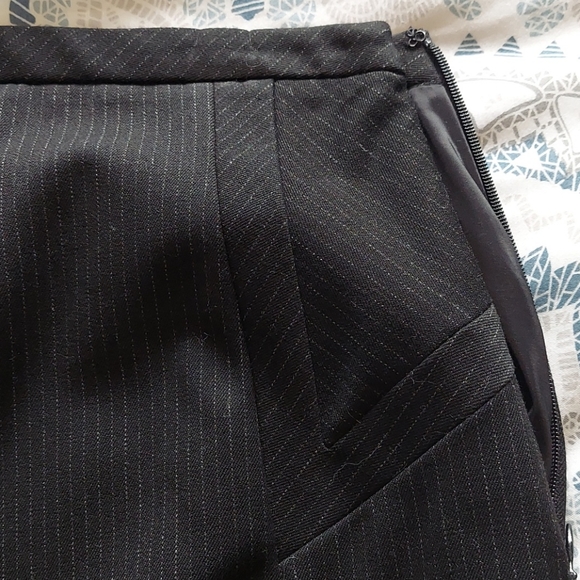 NWOT Express pin strip pencil skirt size 0 - Picture 7 of 7